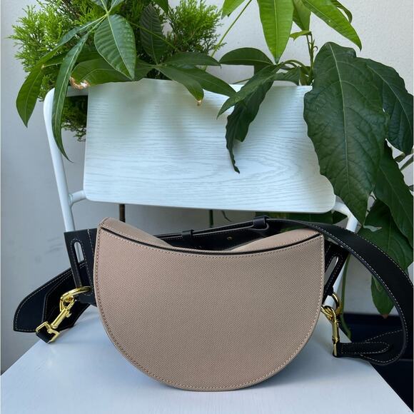 ☘️ YUZEFI CURVED STRUCTURED DORIS BAG IN BEIGE - Picture 10 of 17